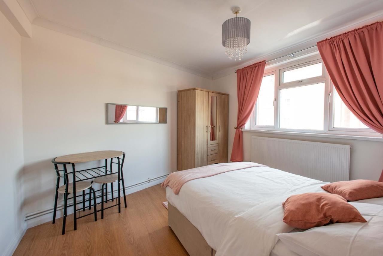 Modern In Bromley, Greater London Near Tesco And Sundridge Park Station Bromley