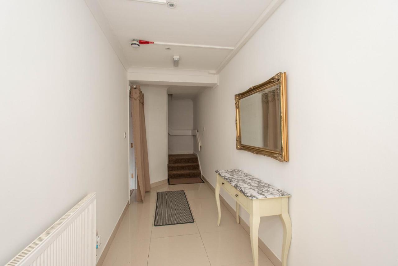 Modern In Bromley, Greater London Near Tesco And Sundridge Park Station Motel *