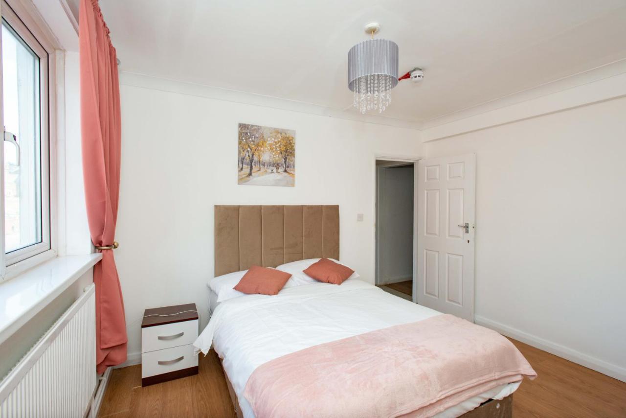 Modern In Bromley, Greater London Near Tesco And Sundridge Park Station Motel Bromley