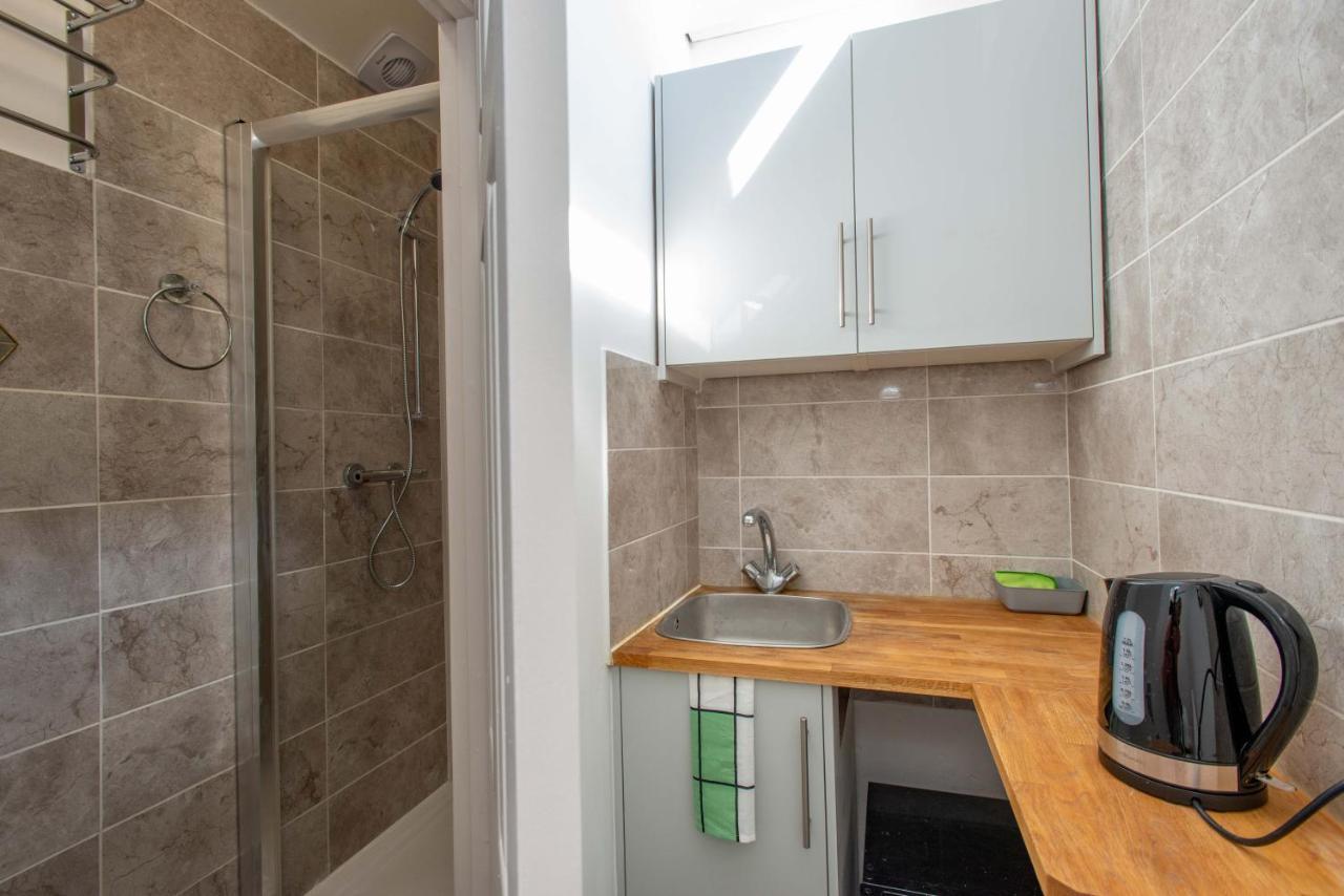 Motel Modern In Bromley, Greater London Near Tesco And Sundridge Park Station Bromley