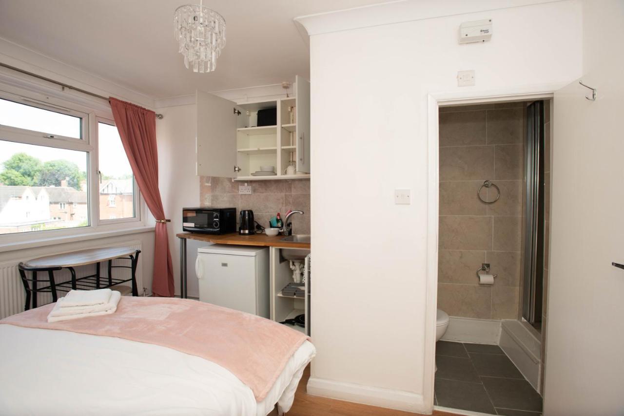 Modern In Bromley, Greater London Near Tesco And Sundridge Park Station Bromley