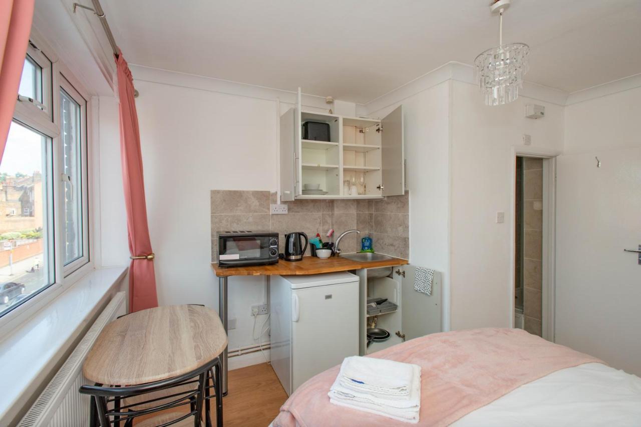 Motel Modern In Bromley, Greater London Near Tesco And Sundridge Park Station Bromley
