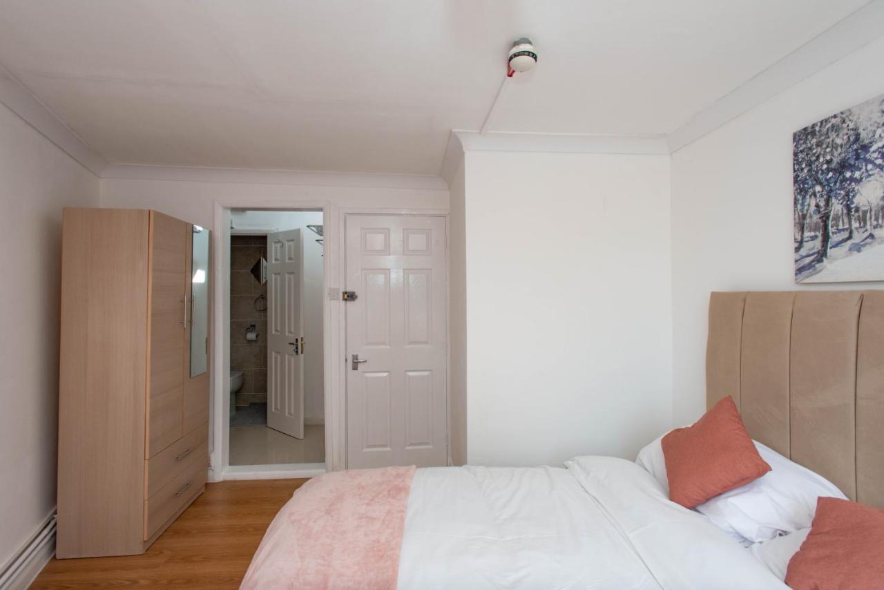 Modern In Bromley, Greater London Near Tesco And Sundridge Park Station *