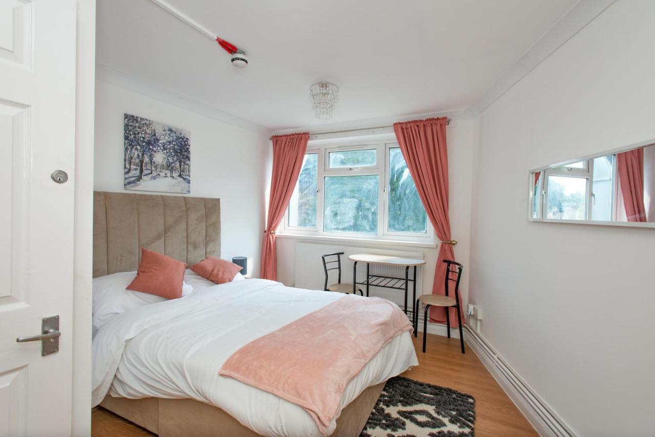 Modern In Bromley, Greater London Near Tesco And Sundridge Park Station Bromley