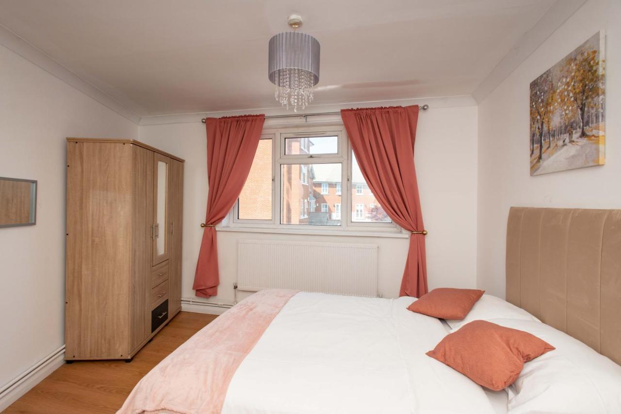 Modern In Bromley, Greater London Near Tesco And Sundridge Park Station